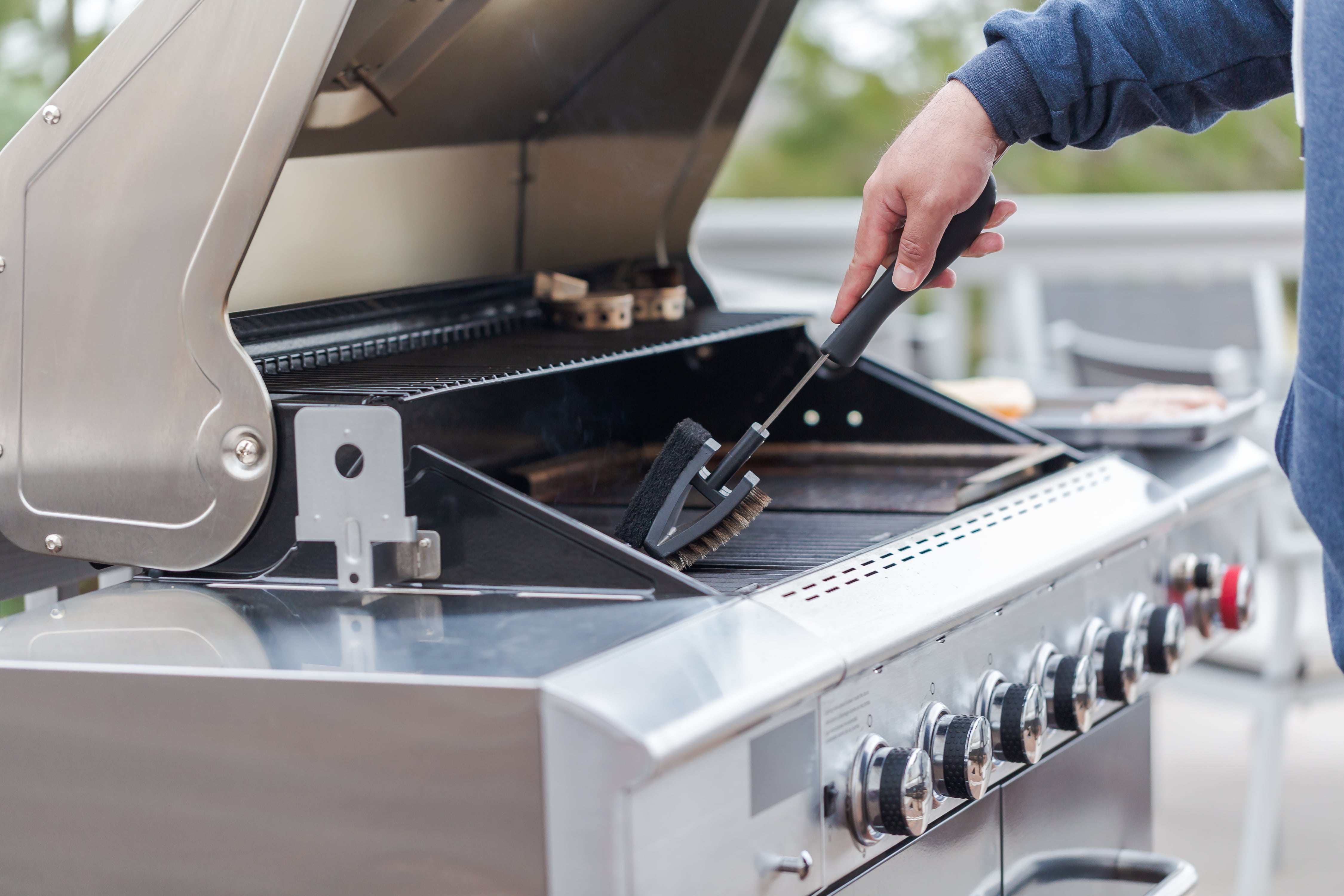 deep cleaning BBQ grill deep cleaning BBQ grill